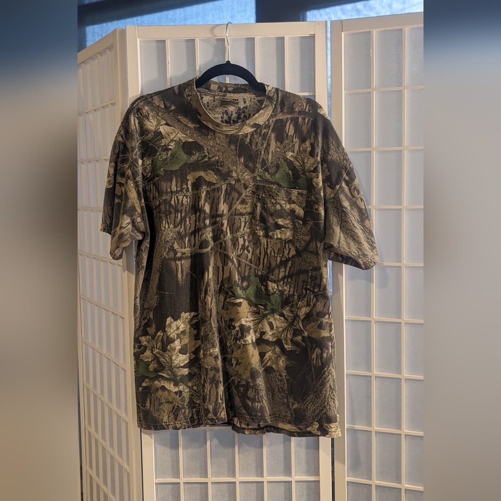 Real tree vintage t shirt